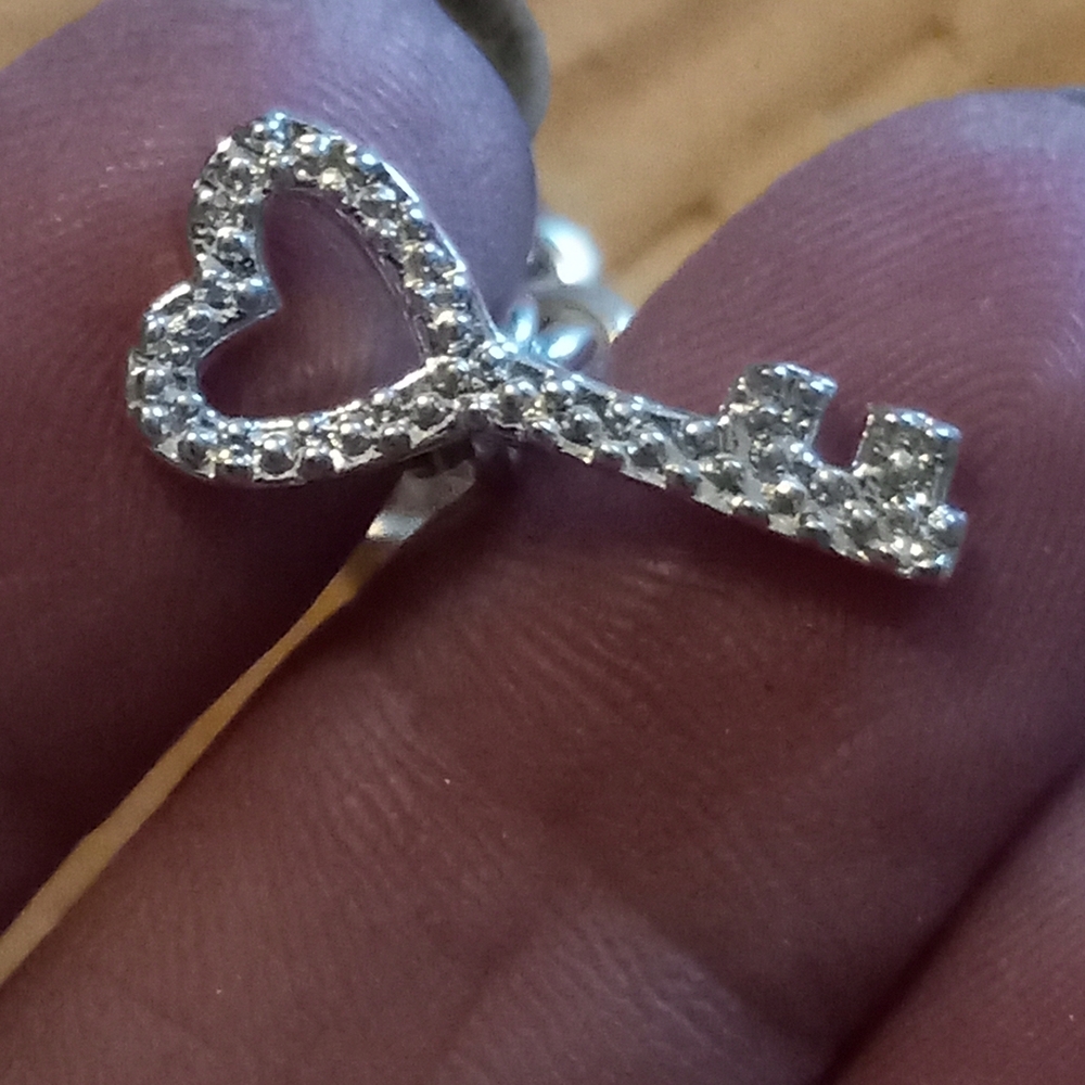 EUC Sterling Silver Key to my Heart Toggle Bracelet 8" - Picture 5 of 9